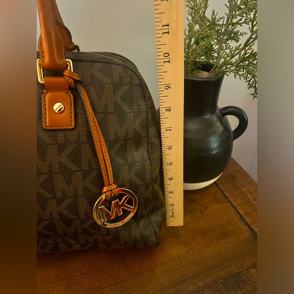 Michael Kors Jetset Large Satchel - Picture 13 of 13